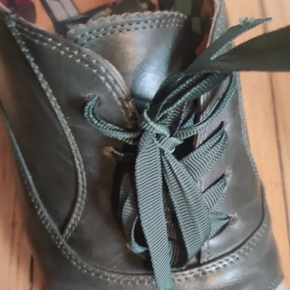 Elegant Teal and Green Women's Flats - Picture 6 of 7